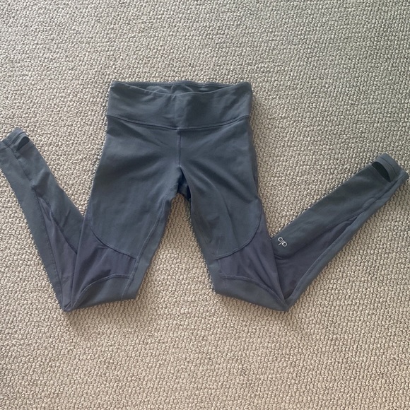 ALO Yoga Coast Leggings in Grey - Picture 2 of 4